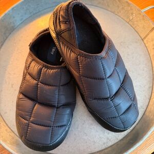Cozy Black Quilted Women's Slippers